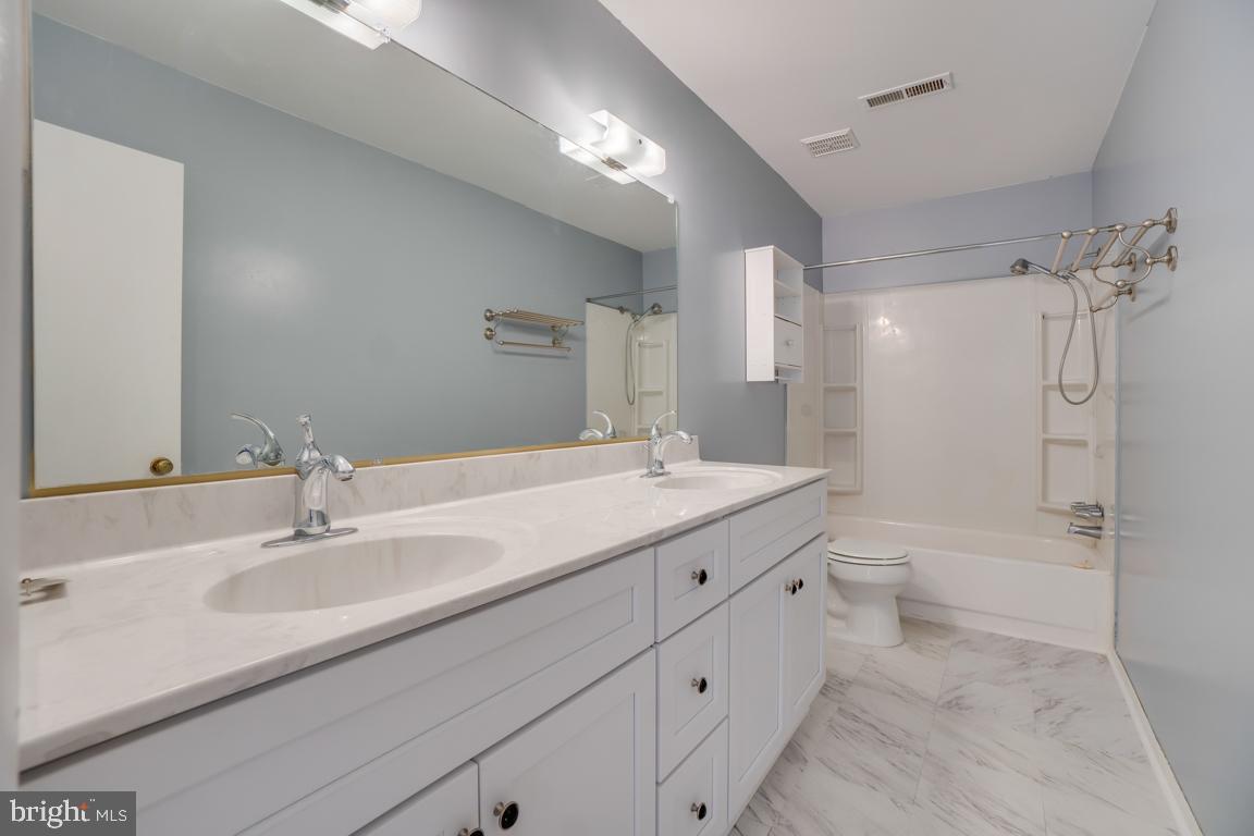 MONTCLAIR/COUNTRY CLUB - Residential