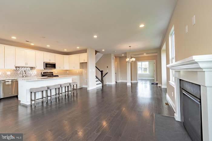 HILLSTONE - Residential