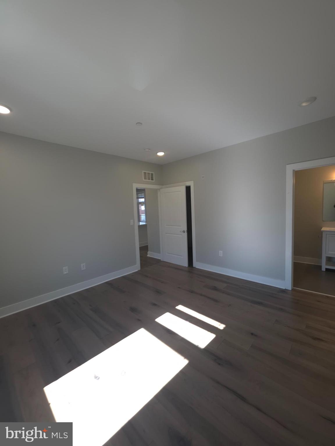 MANTUA - Residential Lease