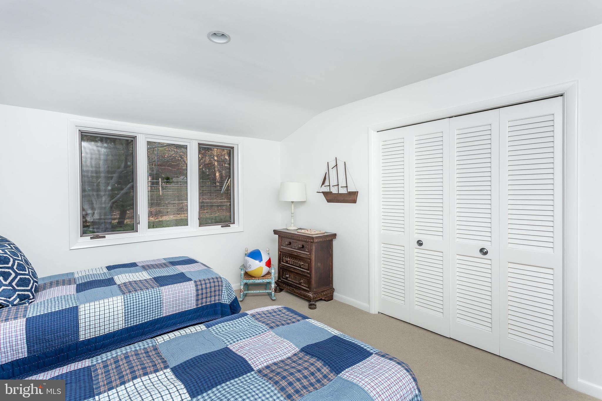 RUXTON HILLS - Residential