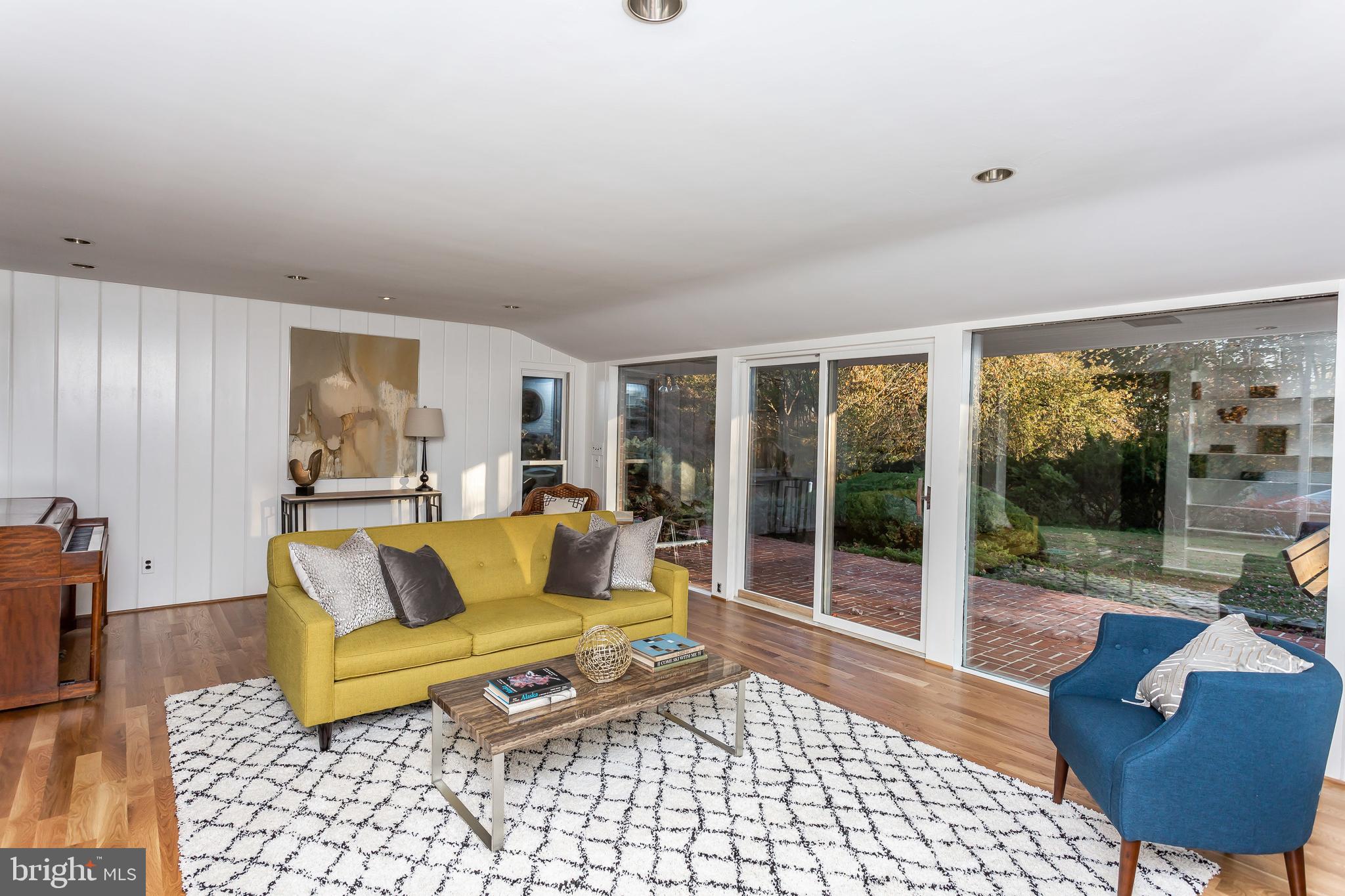 RUXTON HILLS - Residential