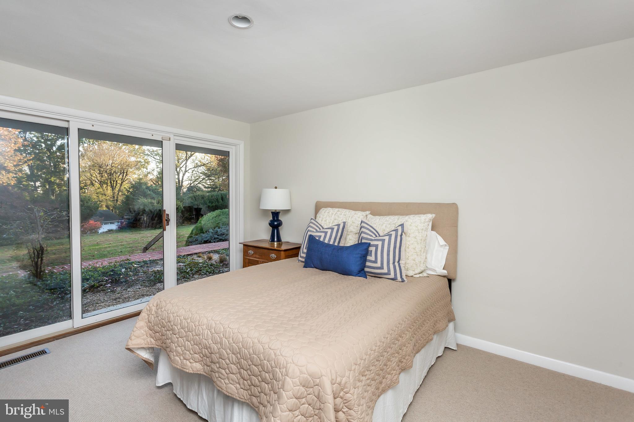 RUXTON HILLS - Residential