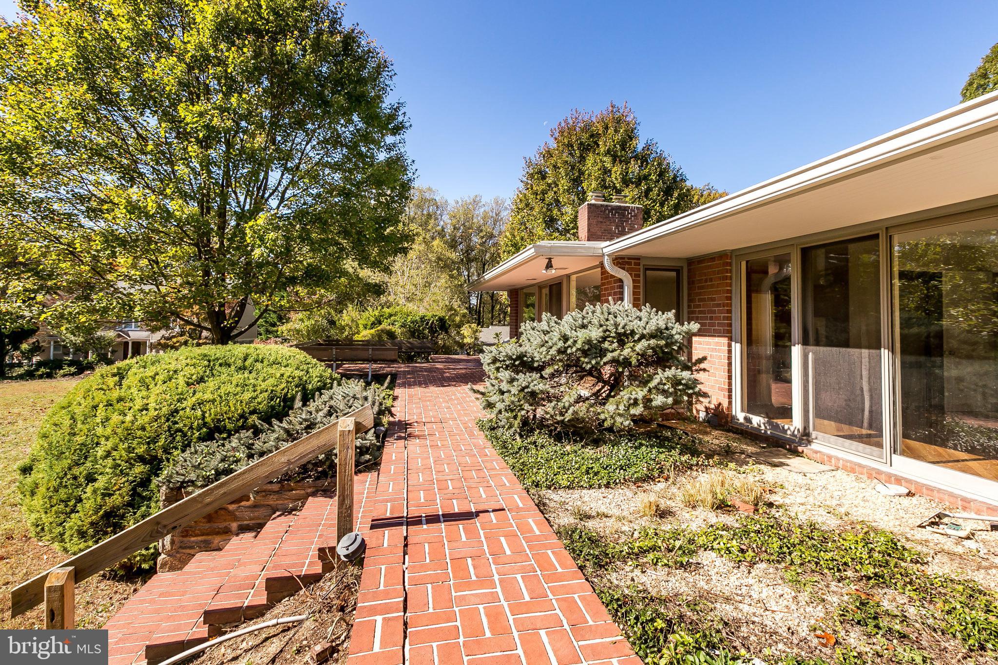 RUXTON HILLS - Residential