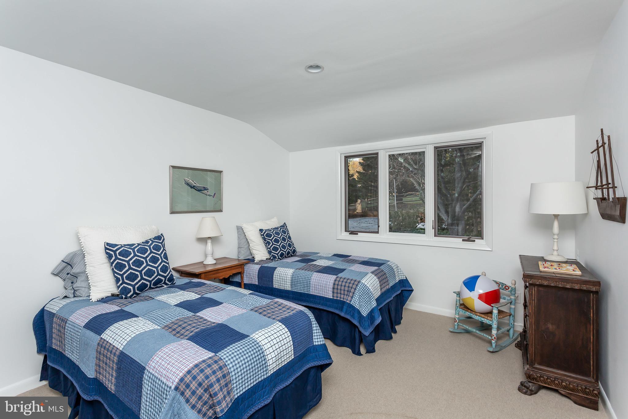 RUXTON HILLS - Residential