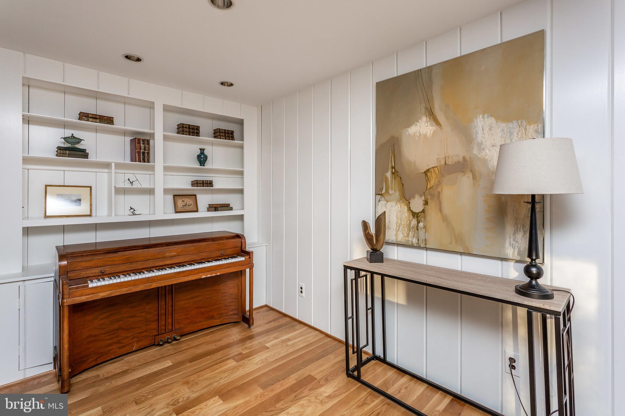 RUXTON HILLS - Residential