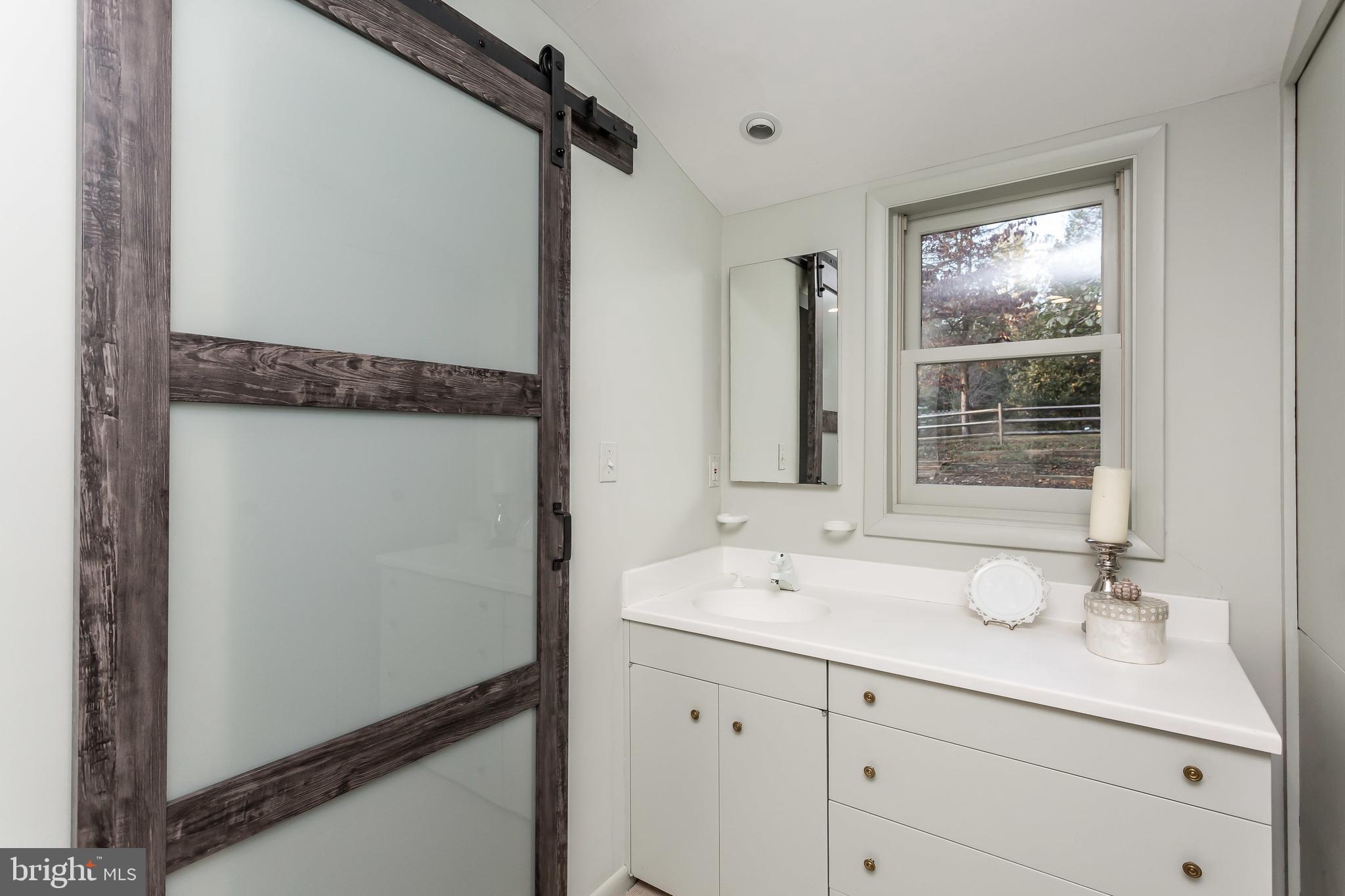 RUXTON HILLS - Residential