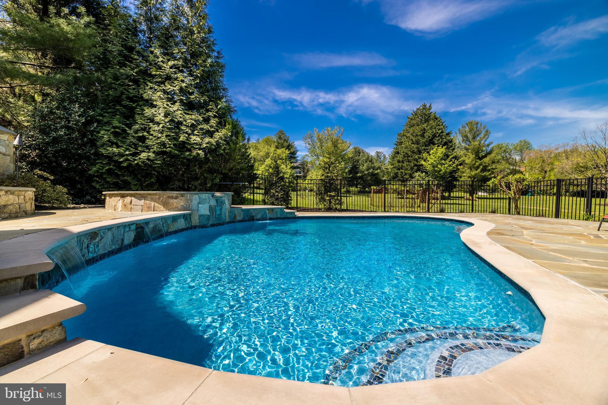 HICKORY CREEK ESTATES - Residential