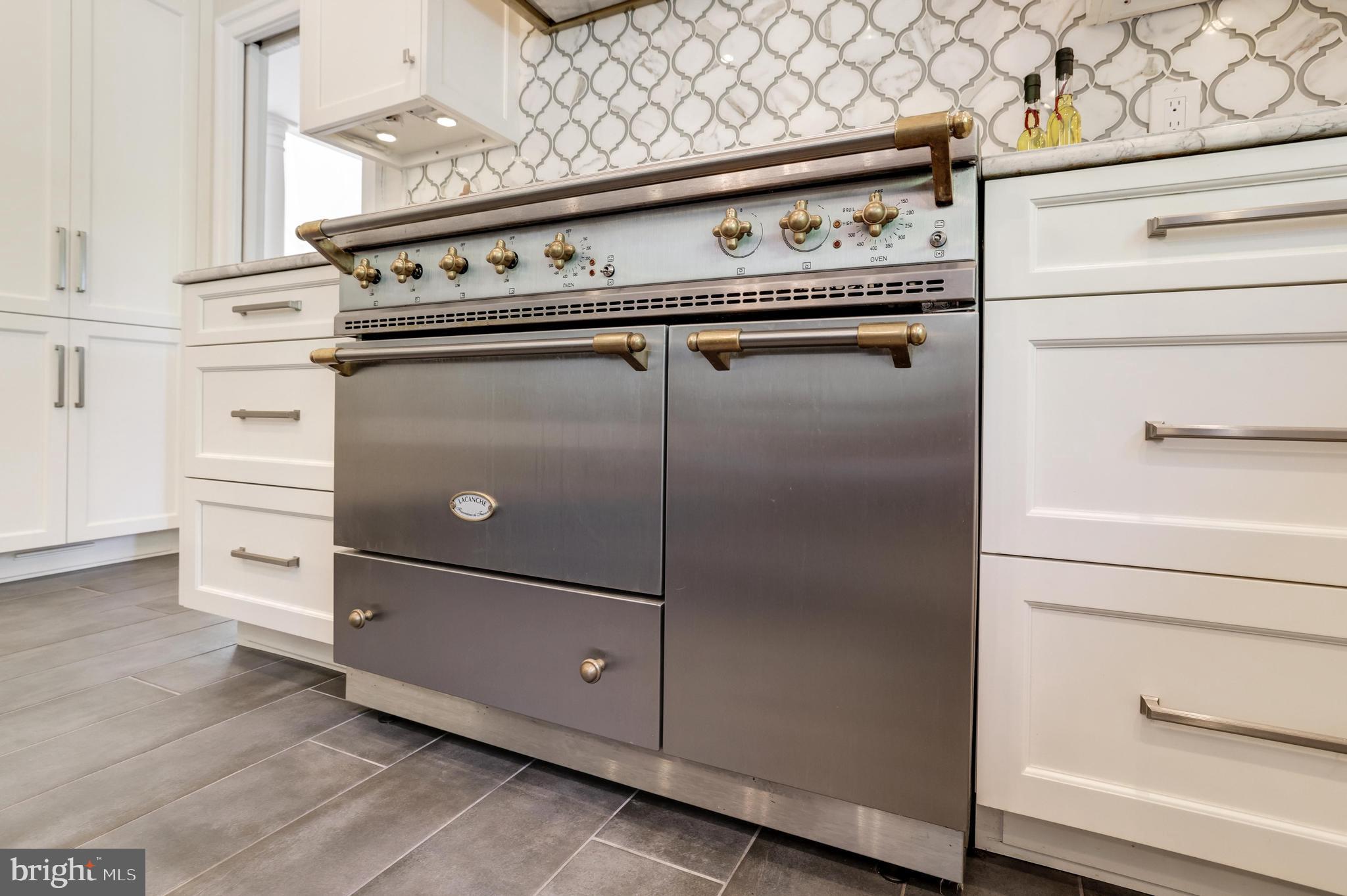 HICKORY CREEK ESTATES - Residential