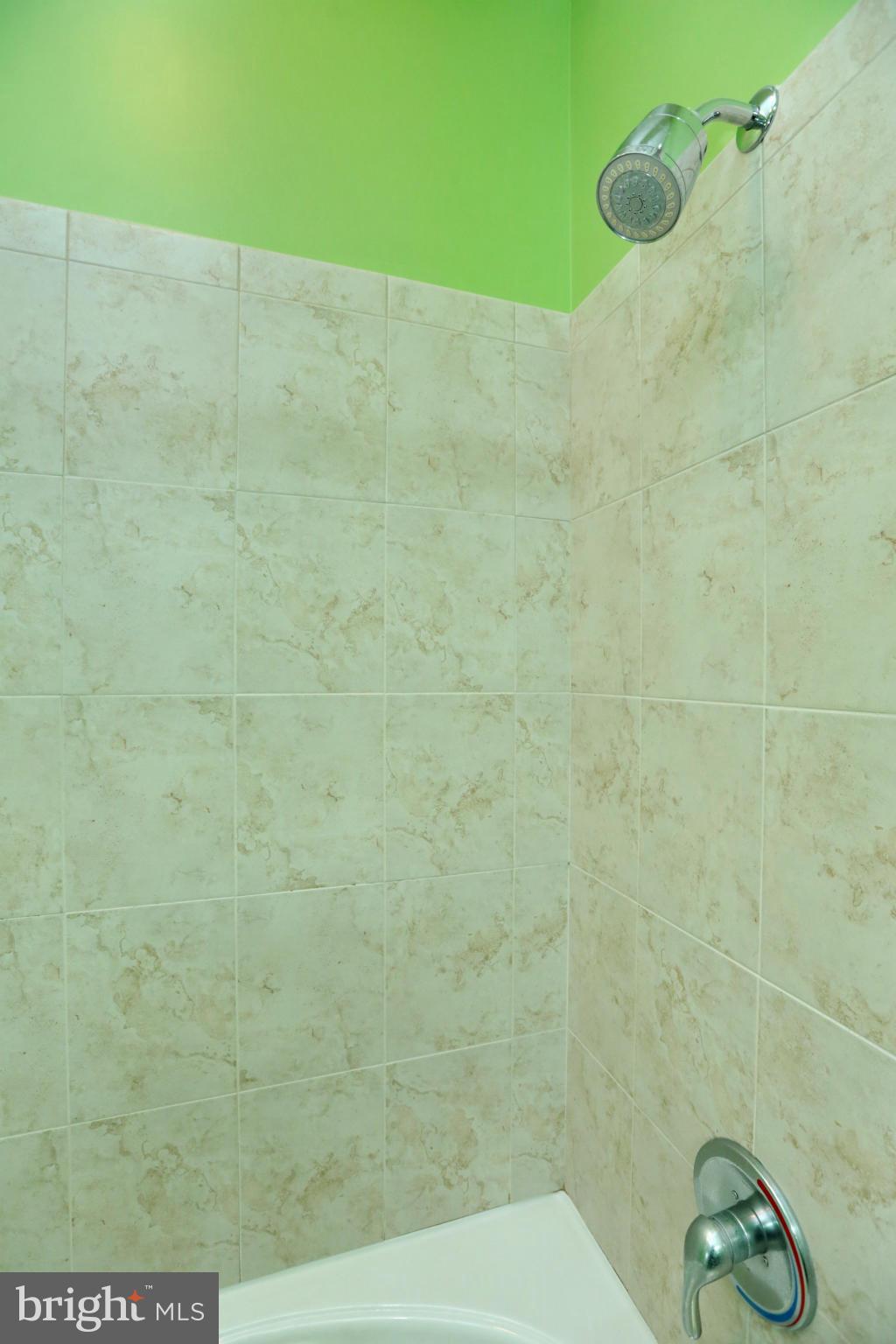 CENTENNIAL COMMONS - Residential Lease