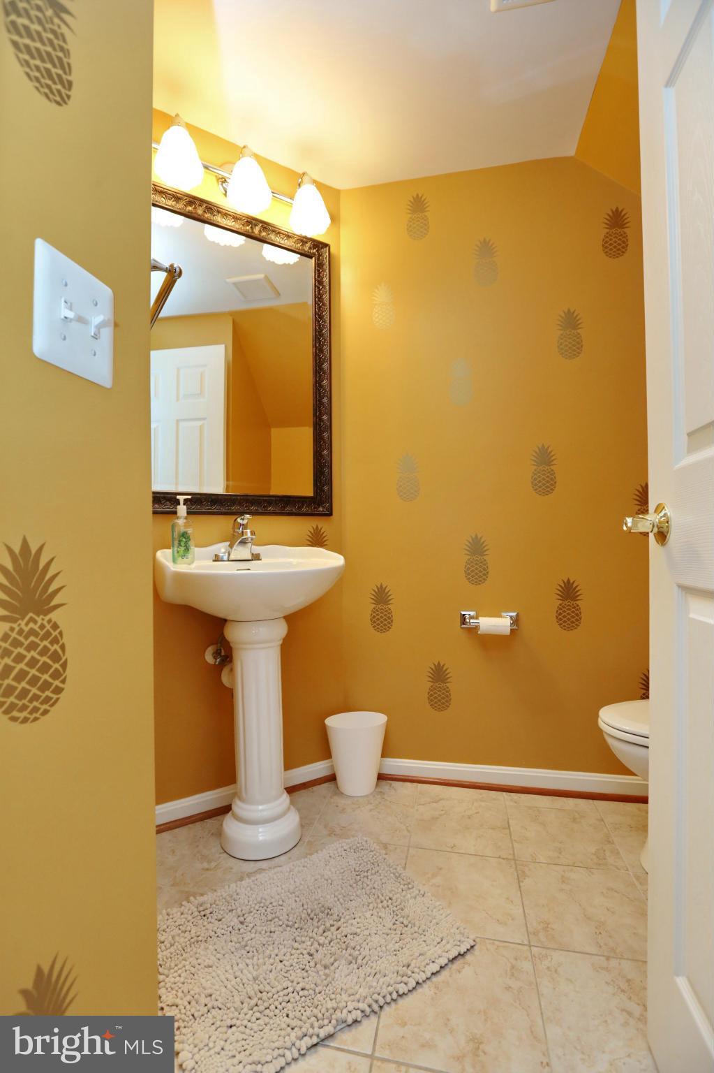 CENTENNIAL COMMONS - Residential Lease