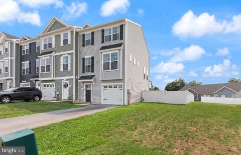 Townhouse For Sale - 32 Coop Lane<br/> York County, HANOVER, PA 17331