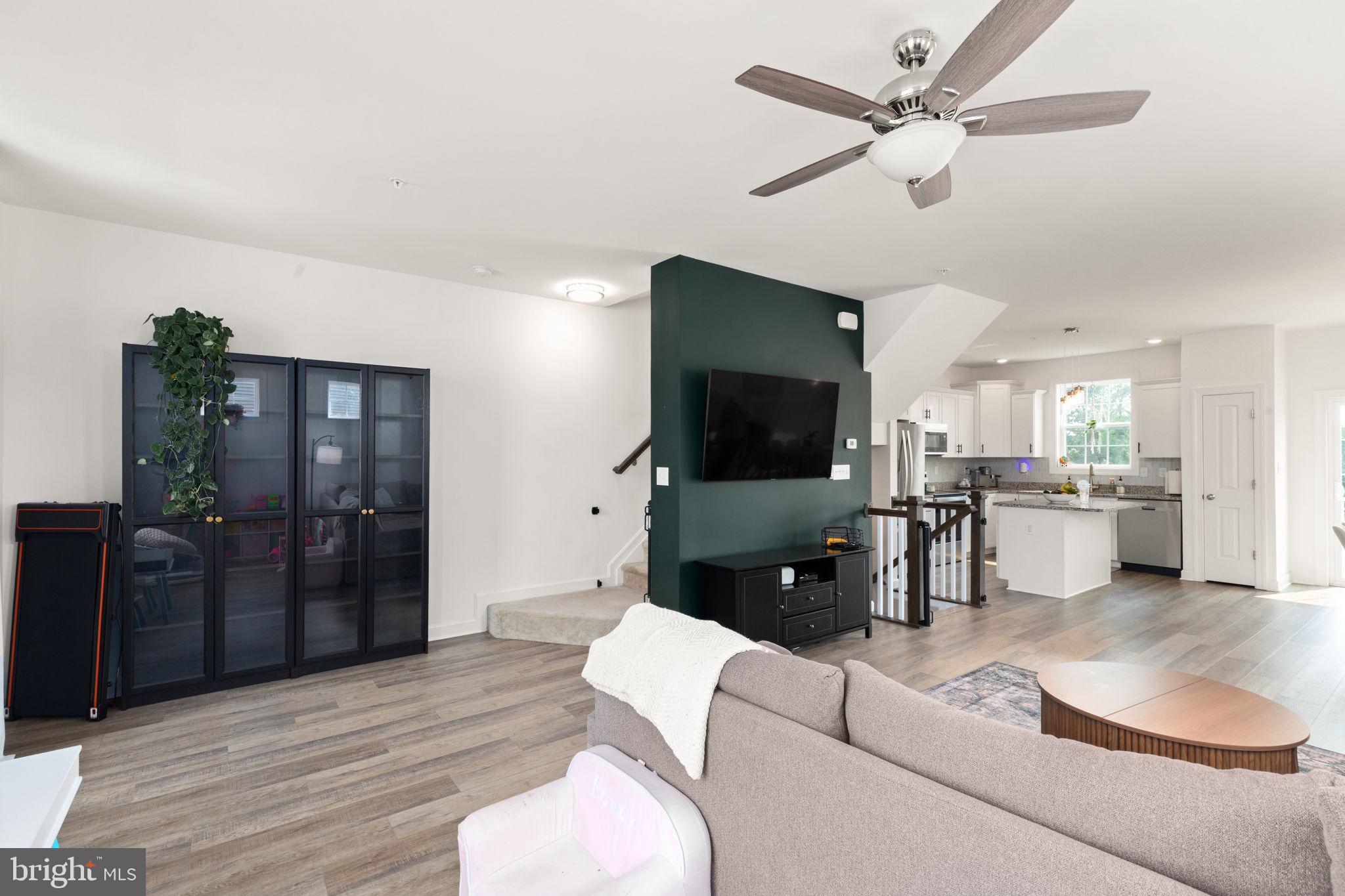 32 COOP LANE