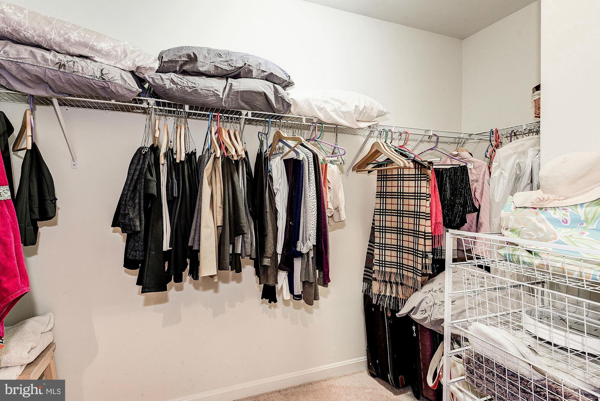 KING FARM WATKINS POND - Residential