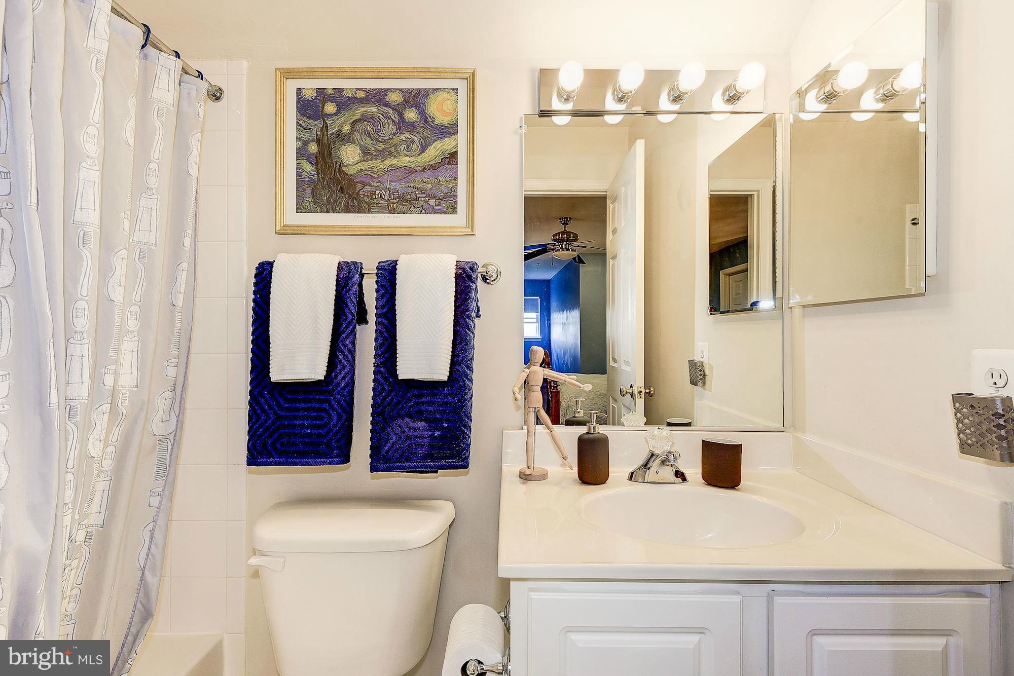 KING FARM WATKINS POND - Residential