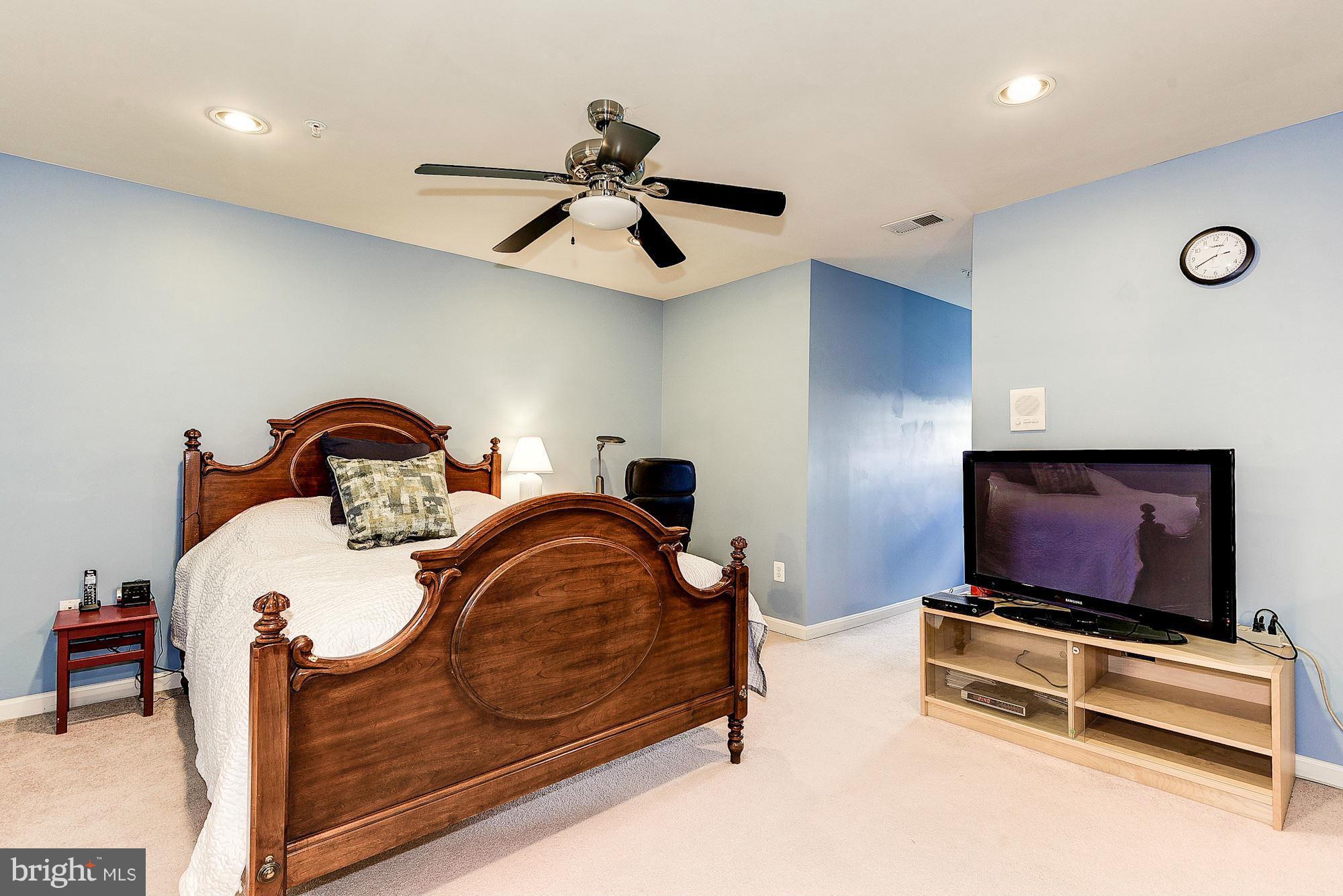 KING FARM WATKINS POND - Residential