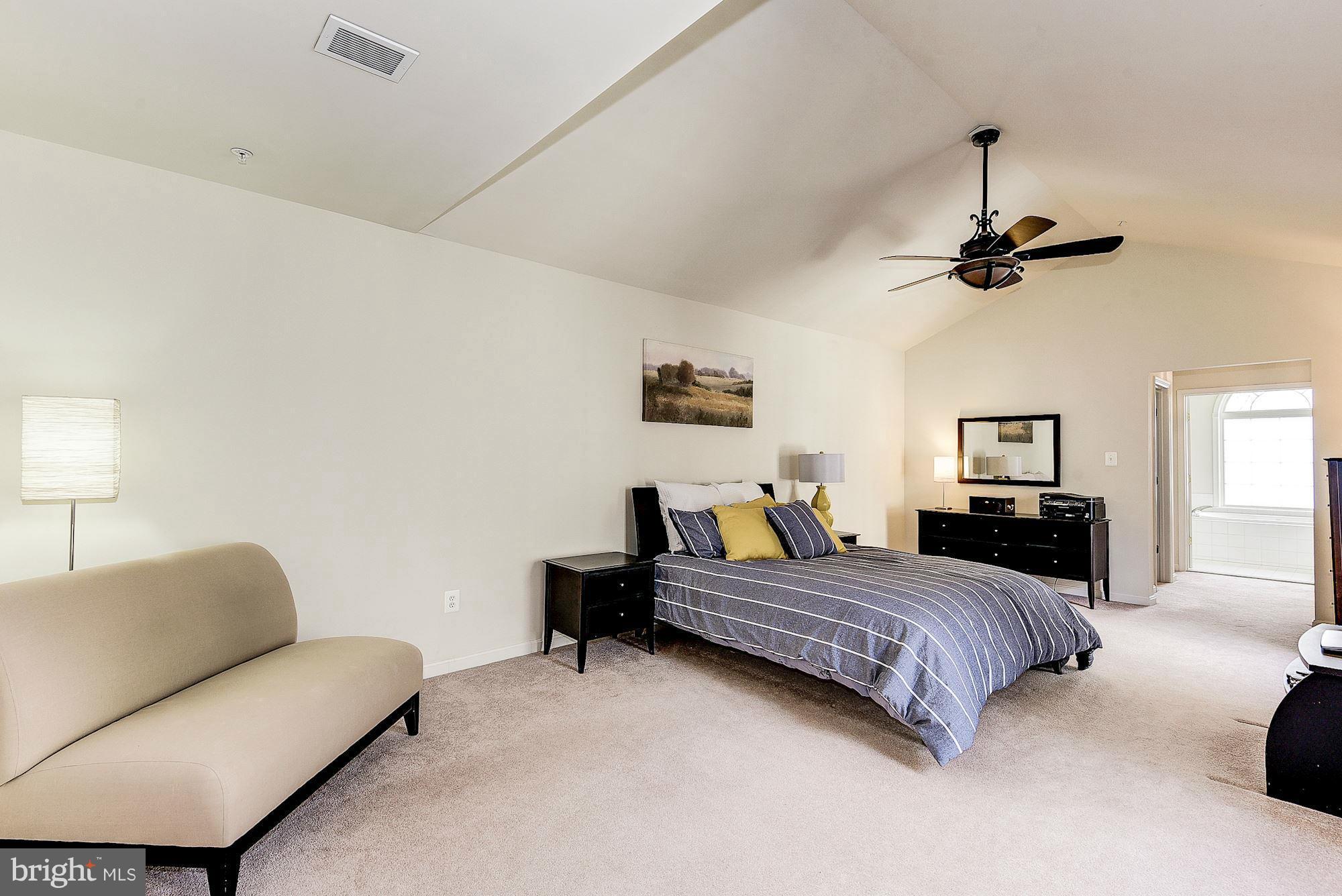 KING FARM WATKINS POND - Residential