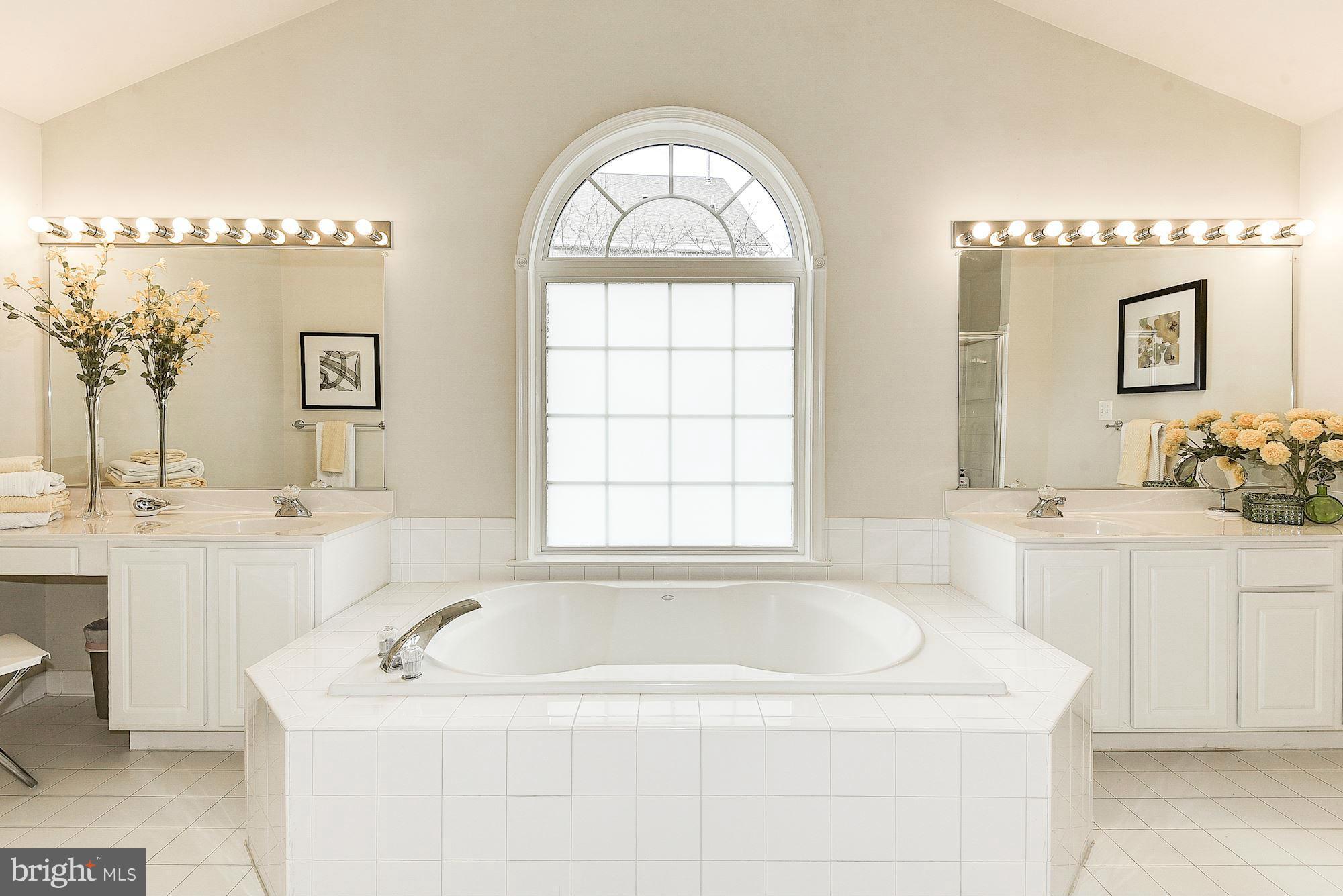 KING FARM WATKINS POND - Residential