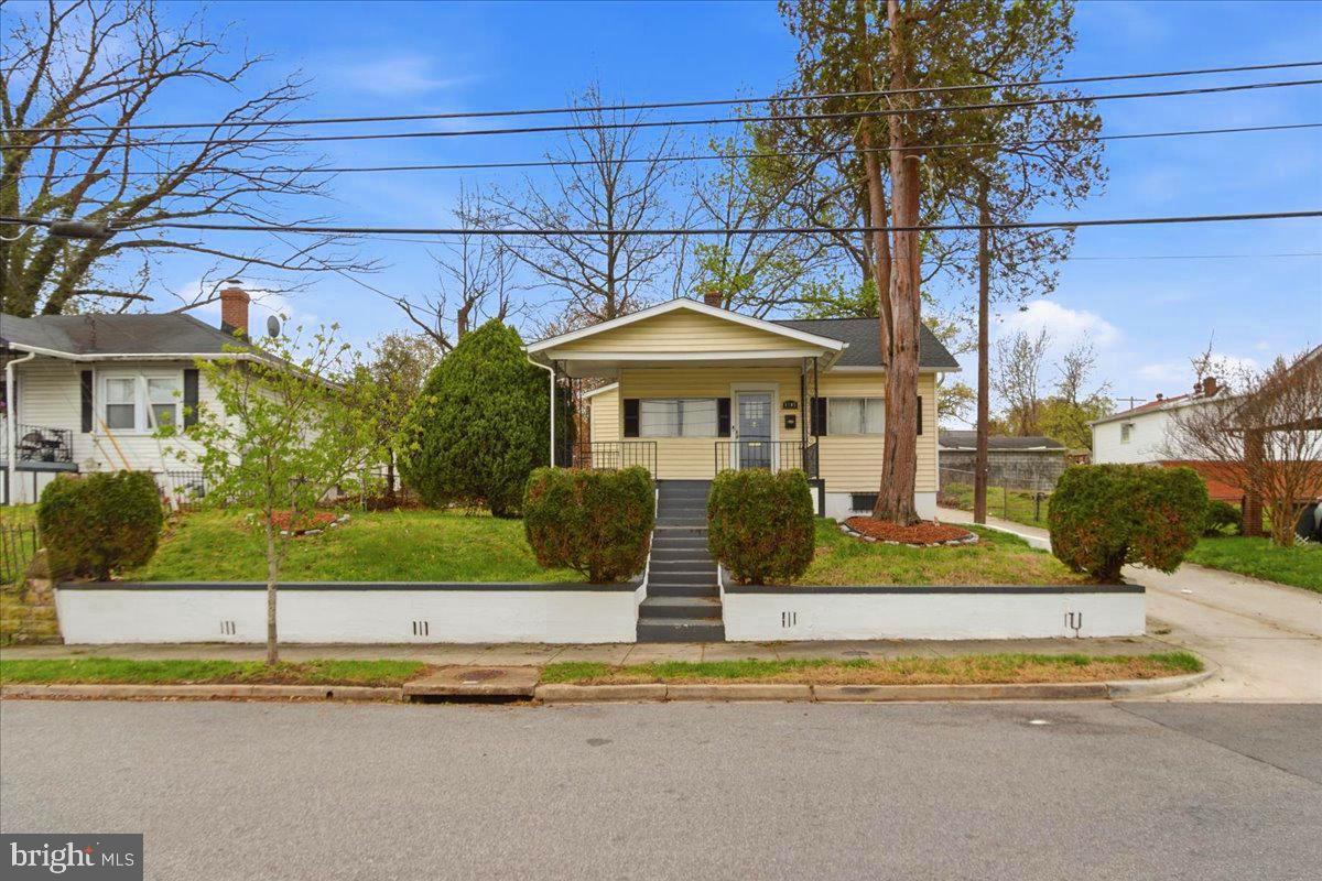 Photo 1 of 16 — 4705 EADS STREET NE, WASHINGTON, DC 20019
