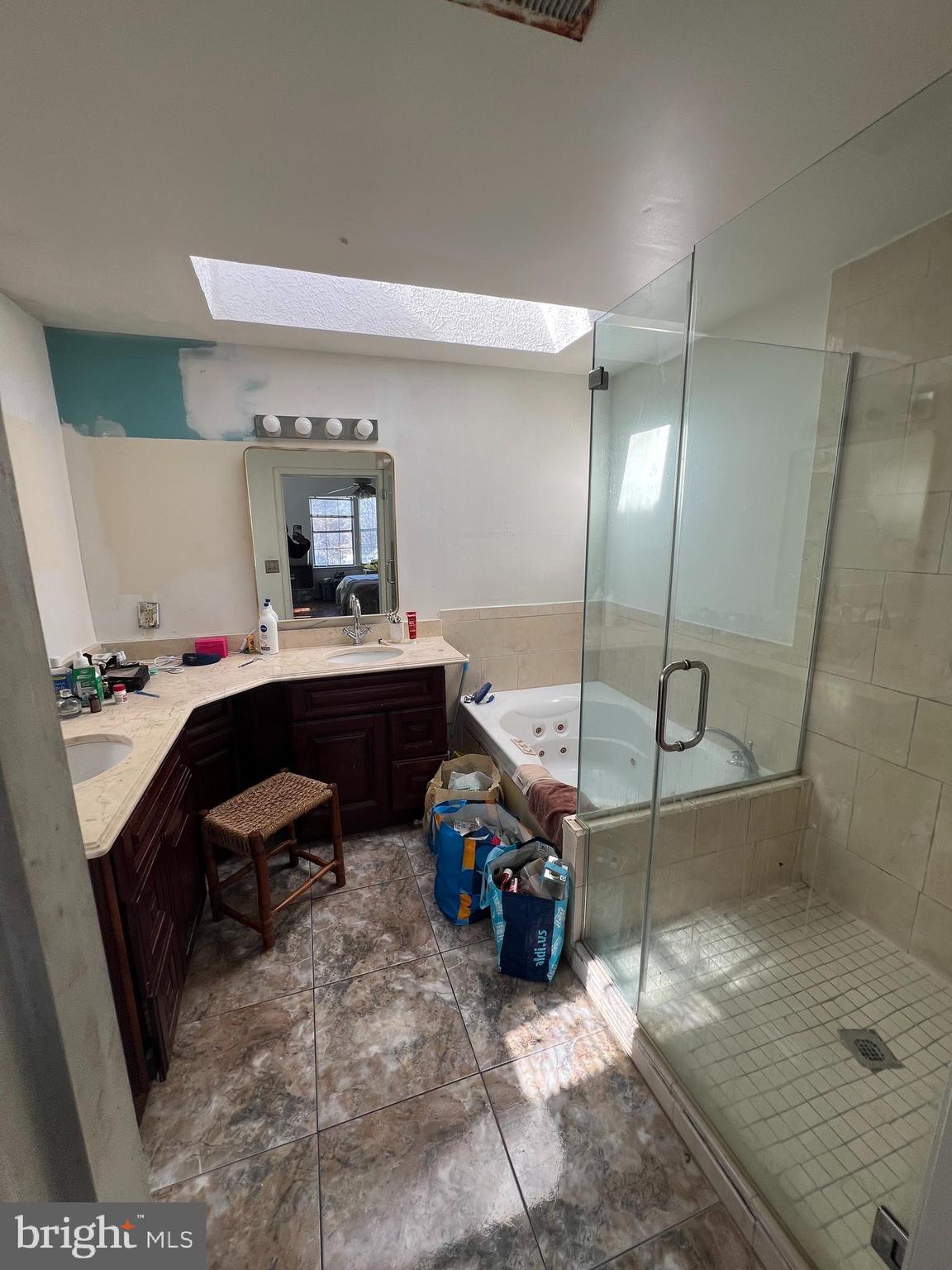 CLINTON - Residential