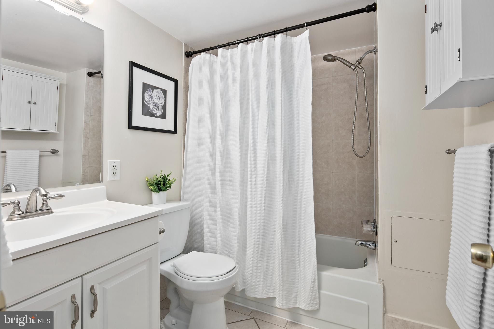 WOODBURN VILLAGE - Residential