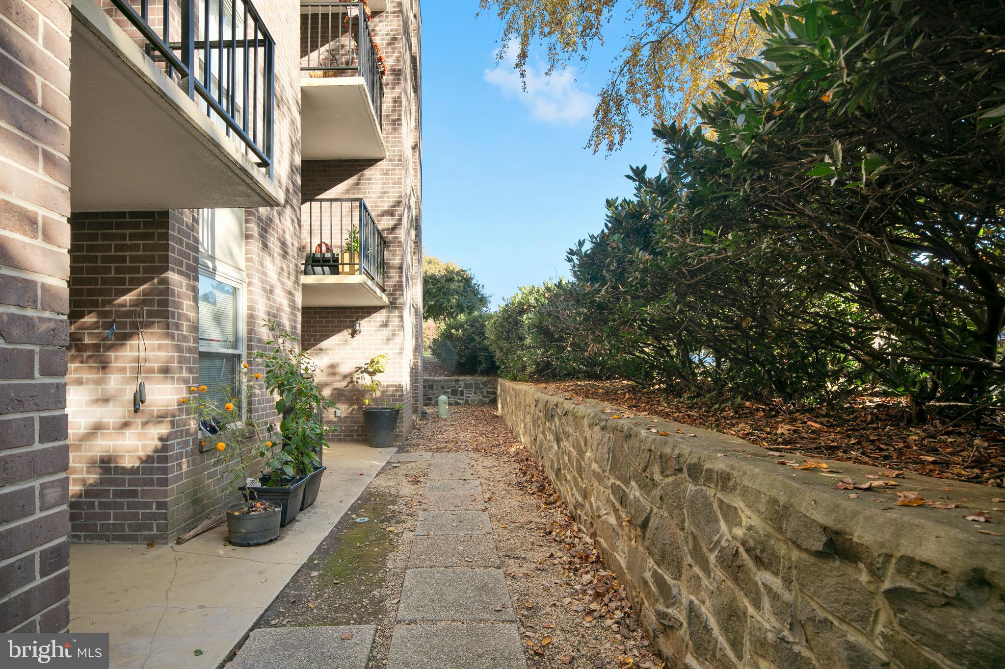 WOODBURN VILLAGE - Residential