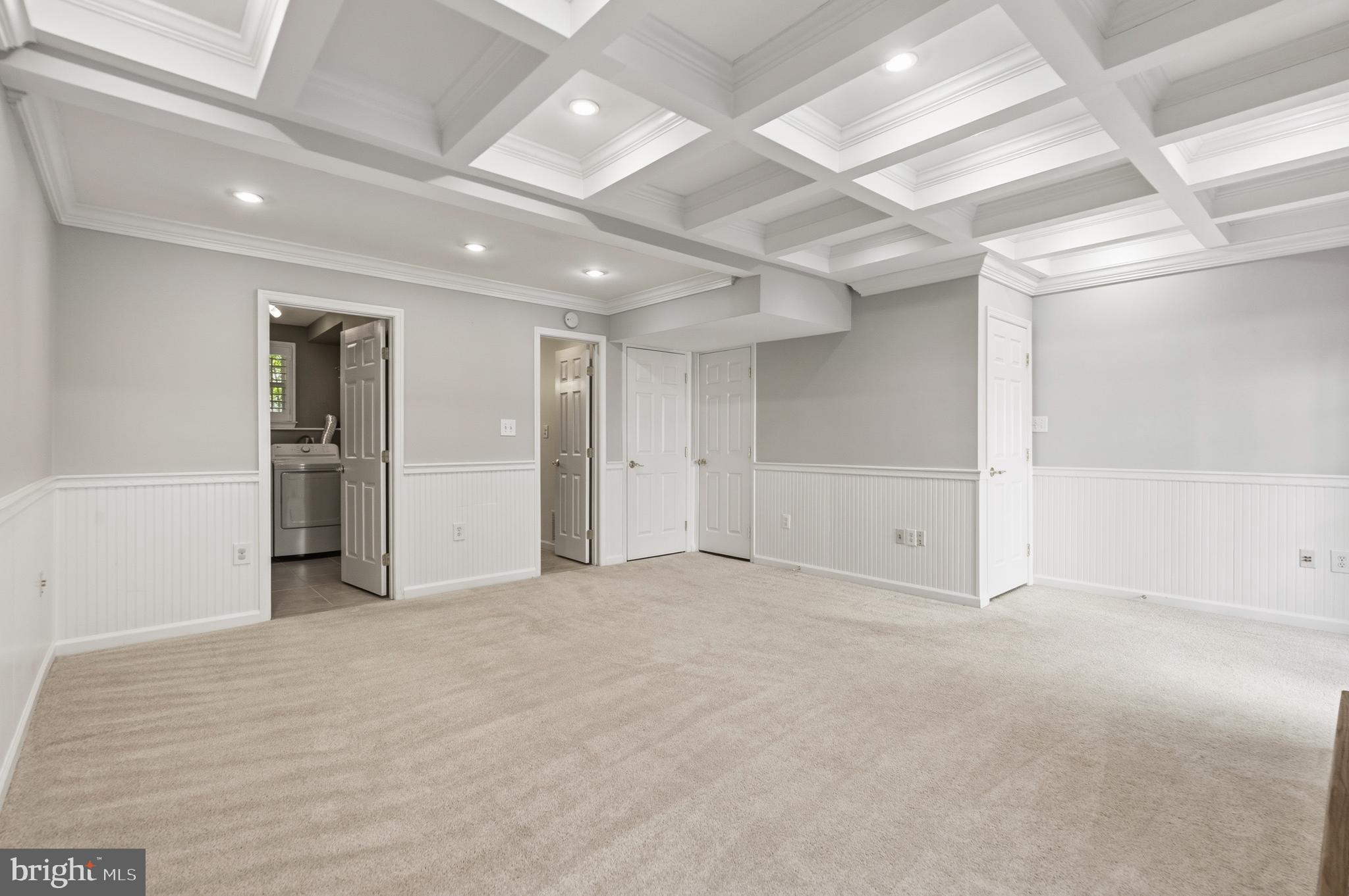 HUNTERS SQUARE - Residential