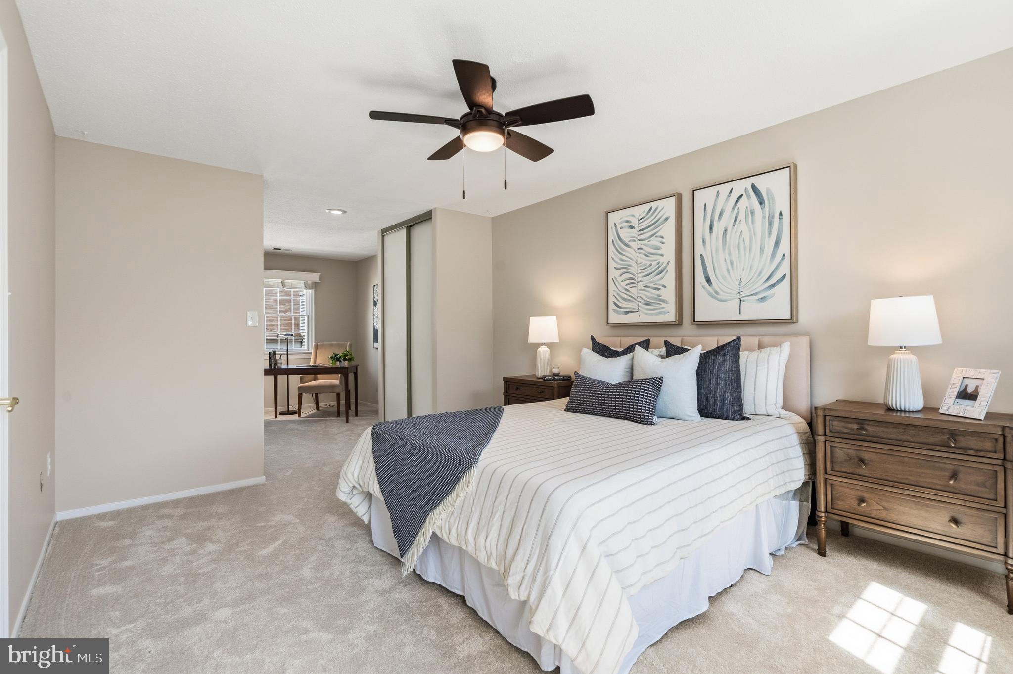 HUNTERS SQUARE - Residential