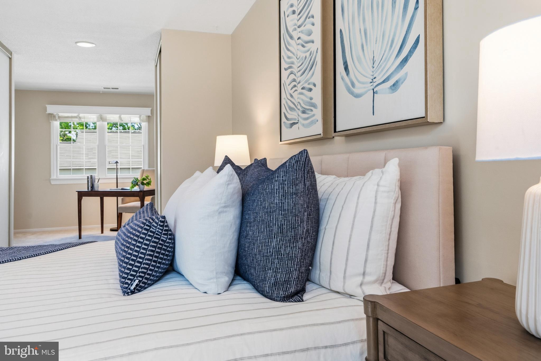 HUNTERS SQUARE - Residential