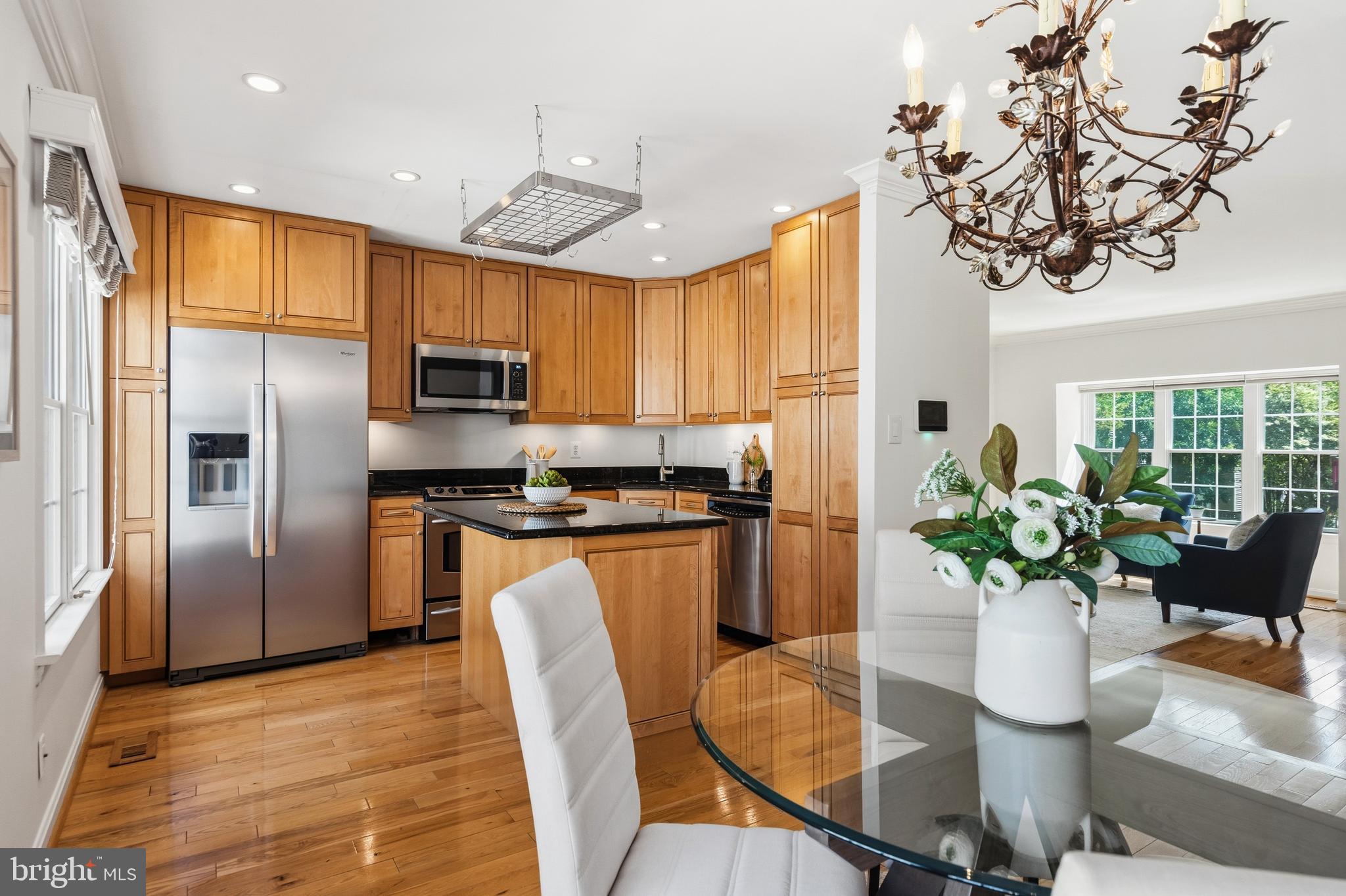 HUNTERS SQUARE - Residential
