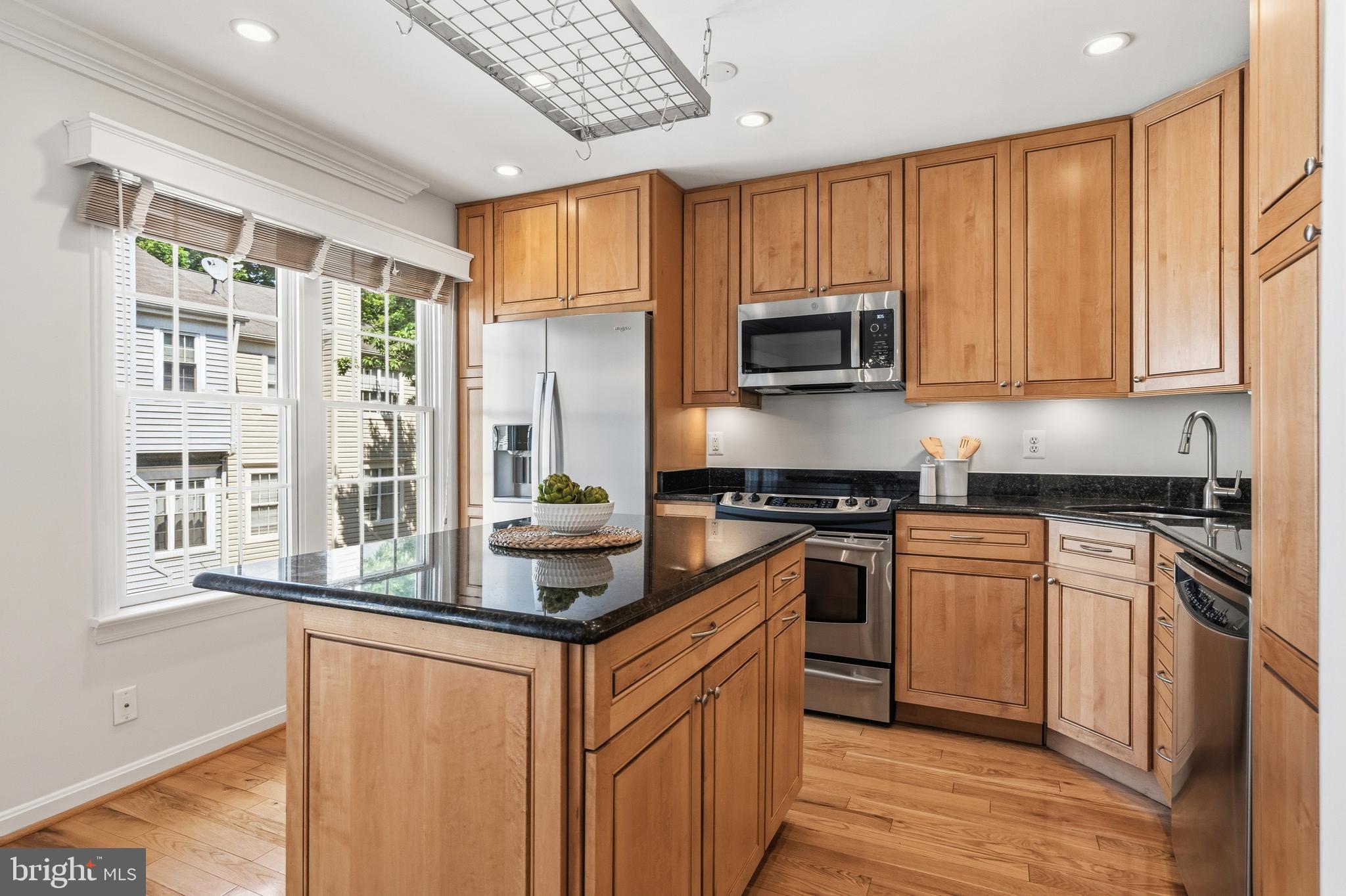 HUNTERS SQUARE - Residential