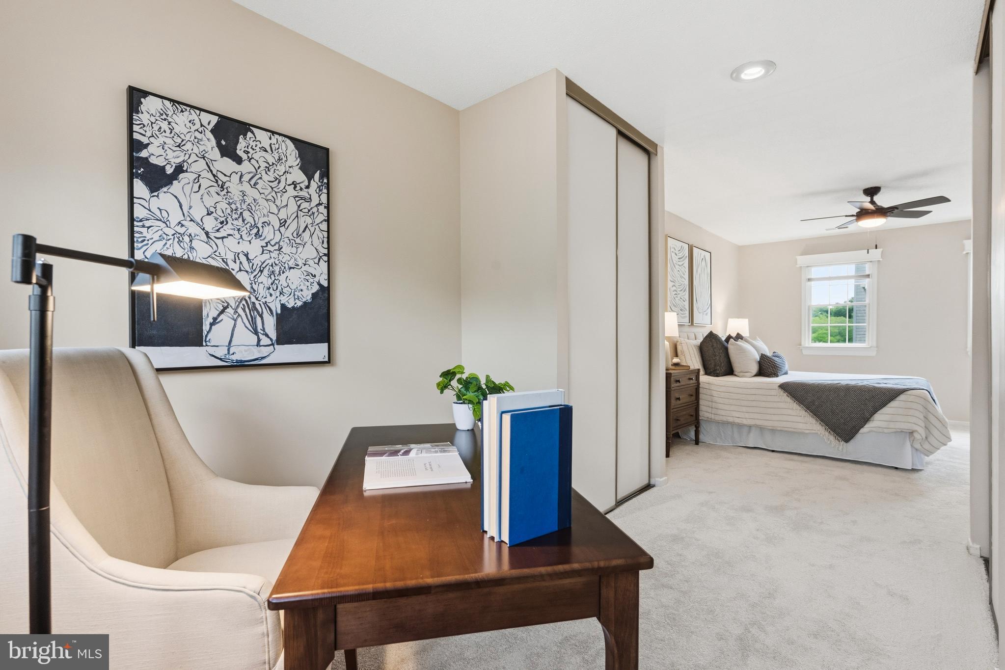 HUNTERS SQUARE - Residential