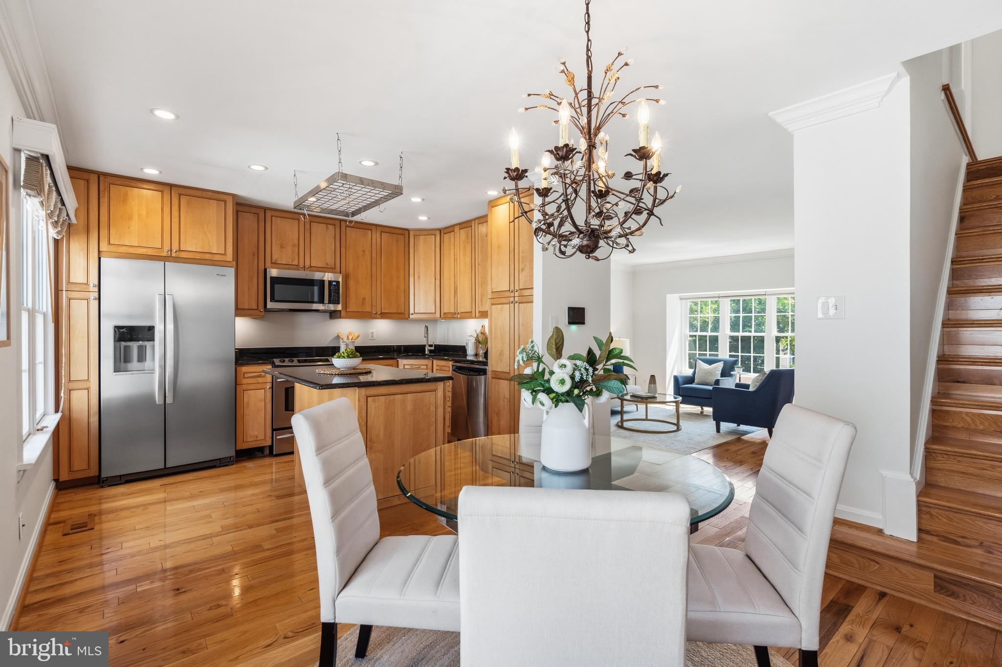 HUNTERS SQUARE - Residential