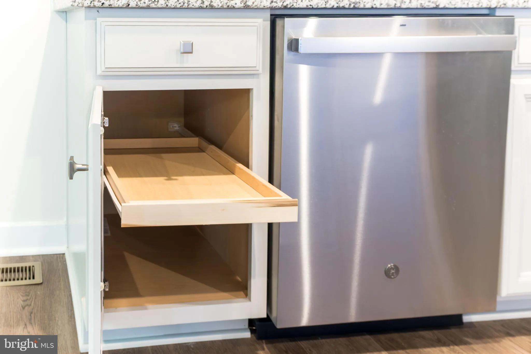 Inwood, West Virginia 25428, United States, 3 Bedrooms Bedrooms, ,2 BathroomsBathrooms,Residential,Active,194575