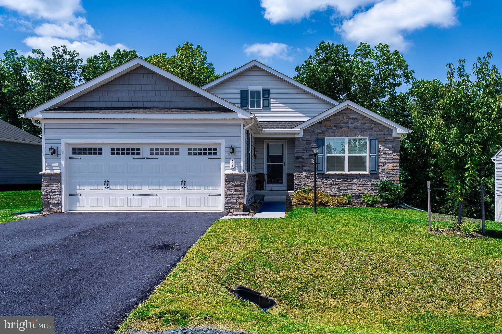 Inwood, West Virginia 25428, United States, 3 Bedrooms Bedrooms, ,2 BathroomsBathrooms,Residential,Active,194575