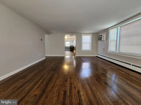 122 S Lippincott Avenue Unit 2ND, Maple Shade, NJ MLS: NJBL2084696