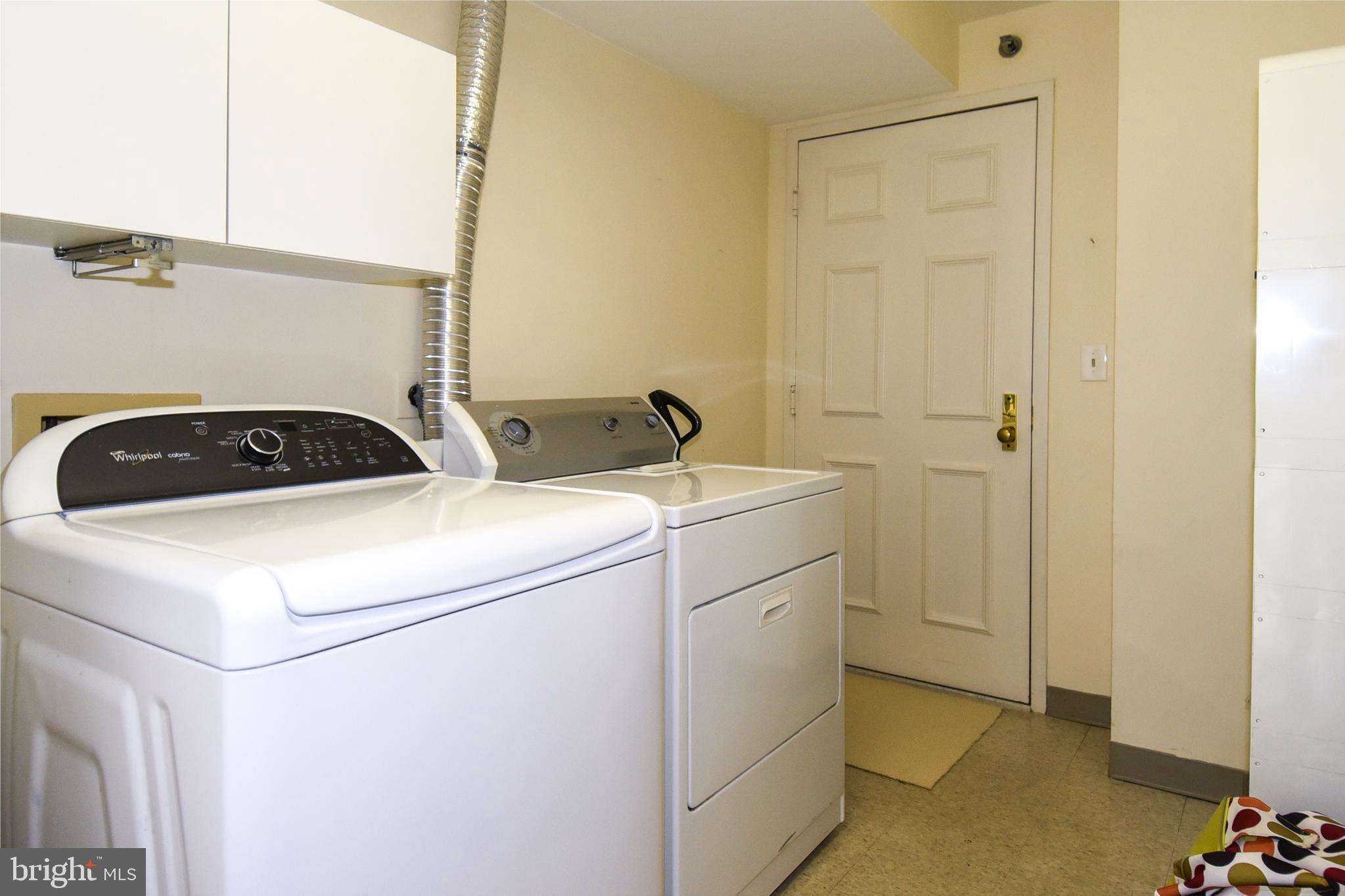 WHITLEY PARK CONDOMINIUM - Residential Lease