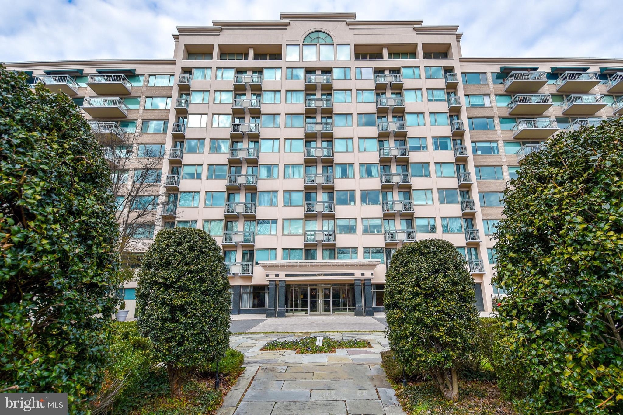 WHITLEY PARK CONDOMINIUM - Residential Lease