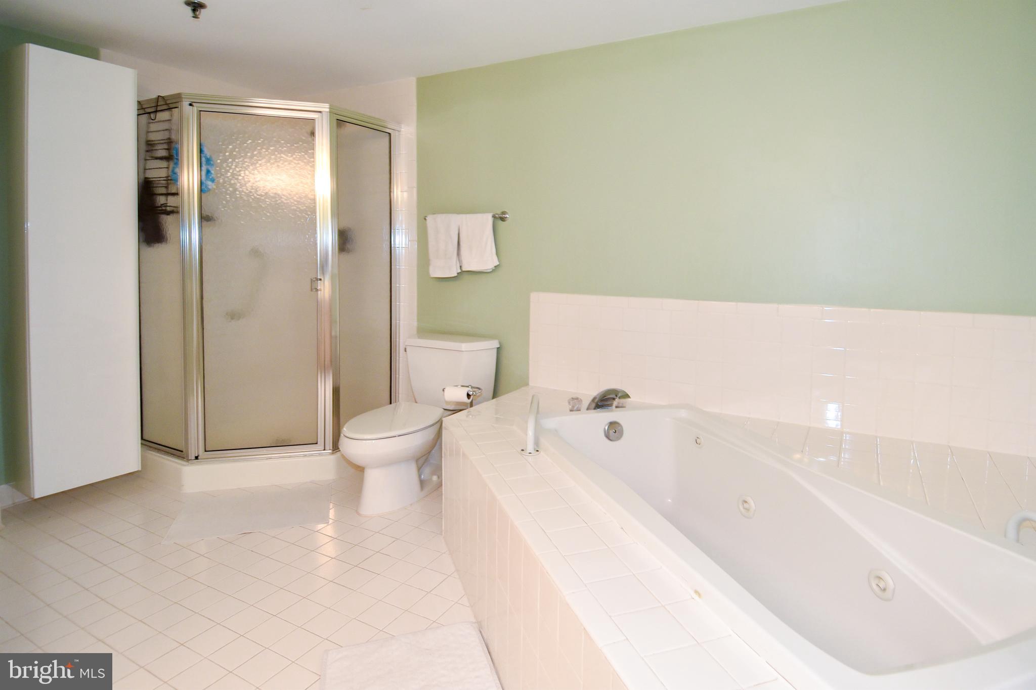 WHITLEY PARK CONDOMINIUM - Residential Lease