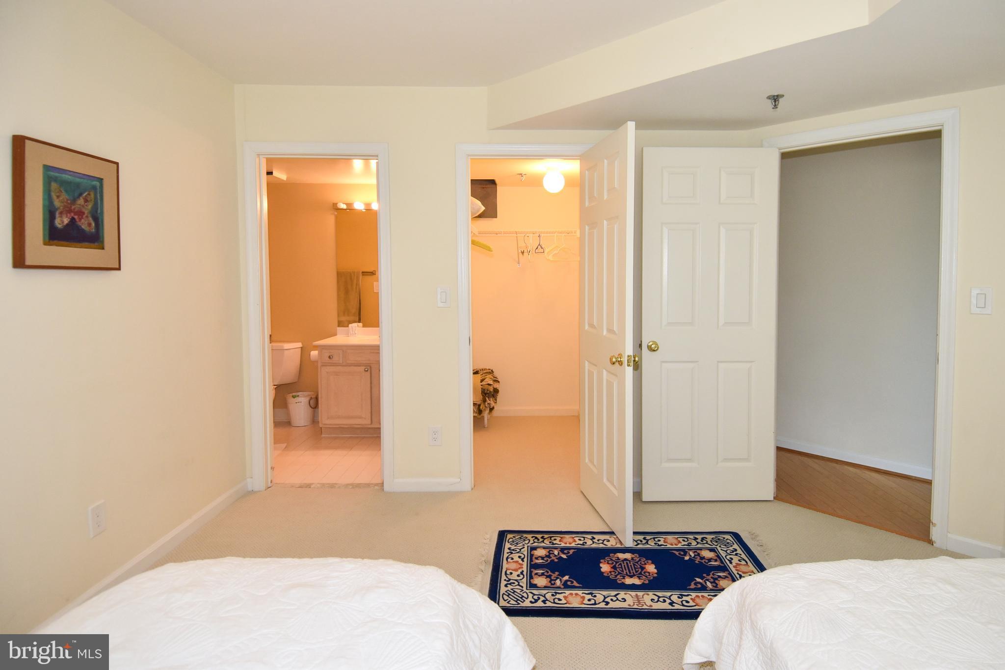 WHITLEY PARK CONDOMINIUM - Residential Lease