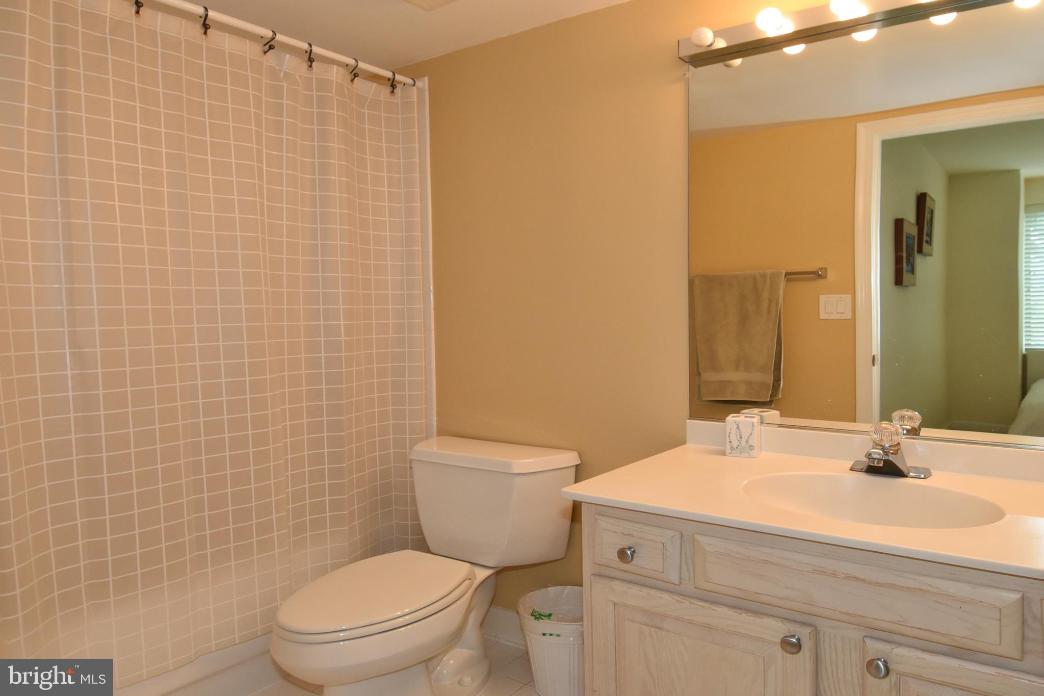 WHITLEY PARK CONDOMINIUM - Residential Lease