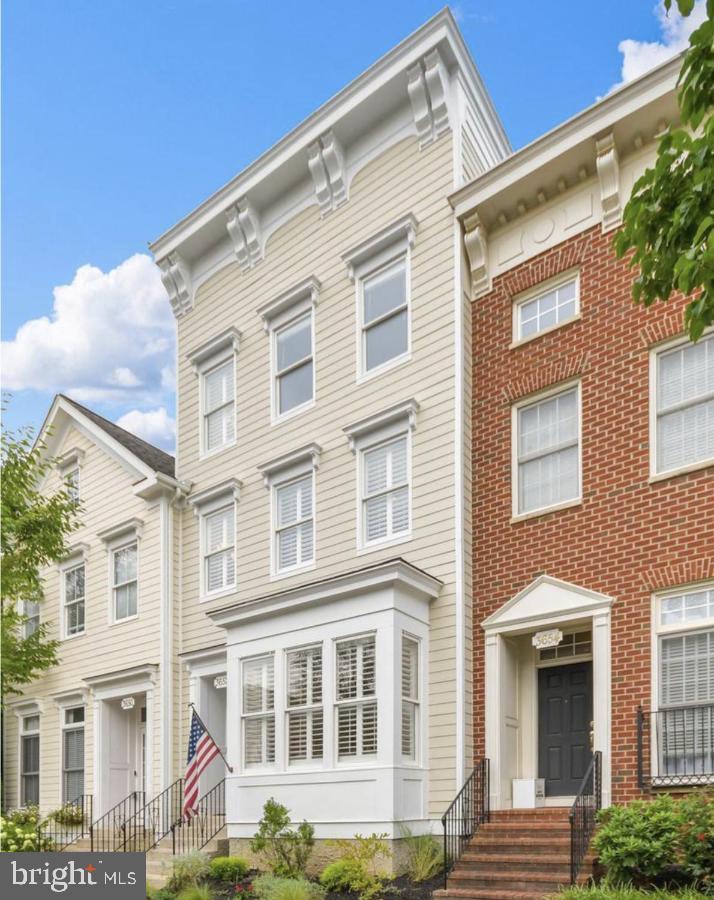 VILLAGES OF URBANA - Residential Lease