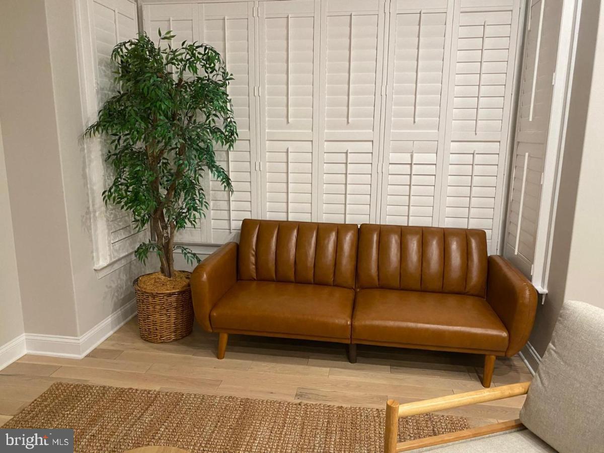 VILLAGES OF URBANA - Residential Lease