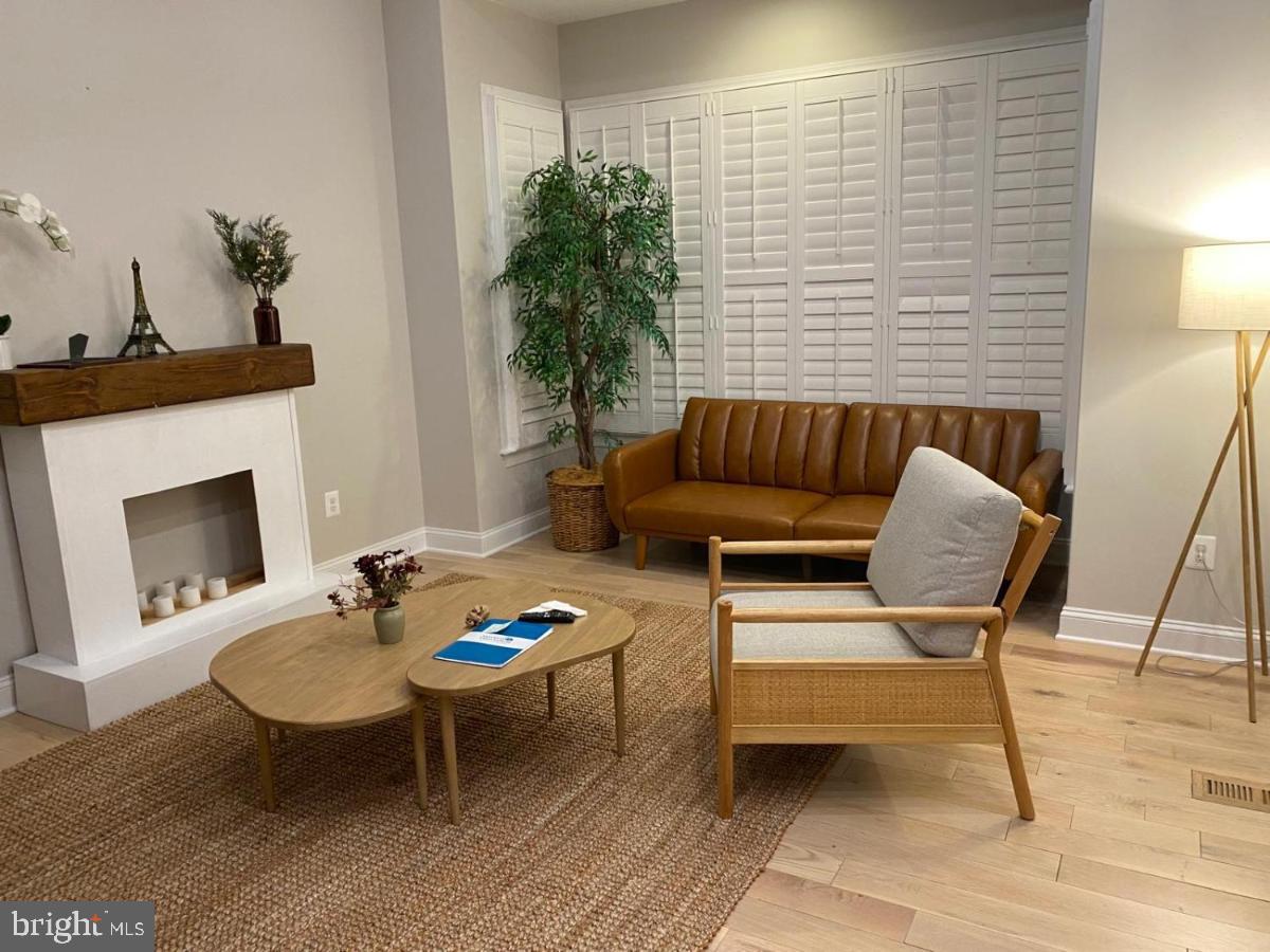 VILLAGES OF URBANA - Residential Lease