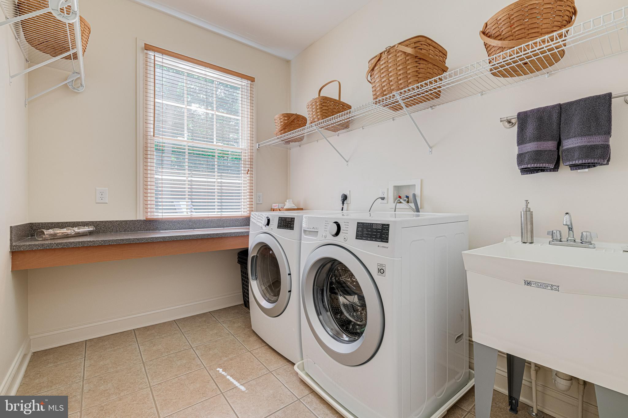 HOLDEN HILLS - Residential