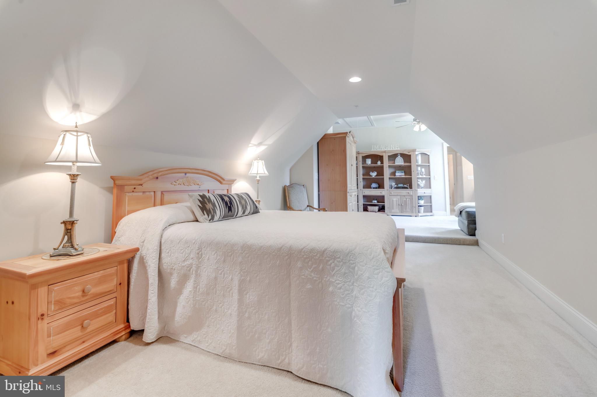 HOLDEN HILLS - Residential