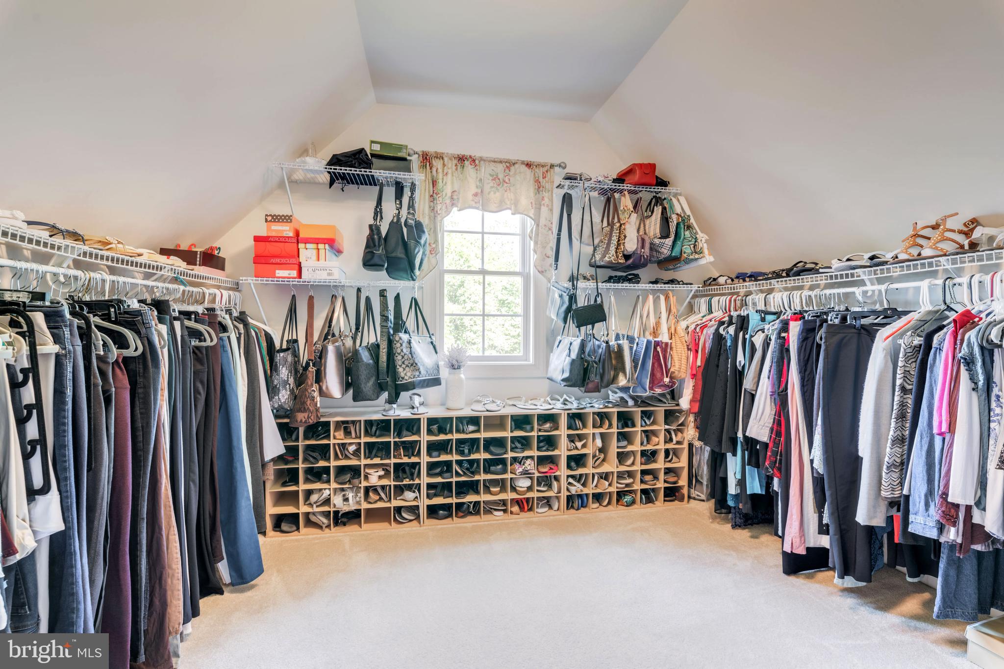 HOLDEN HILLS - Residential