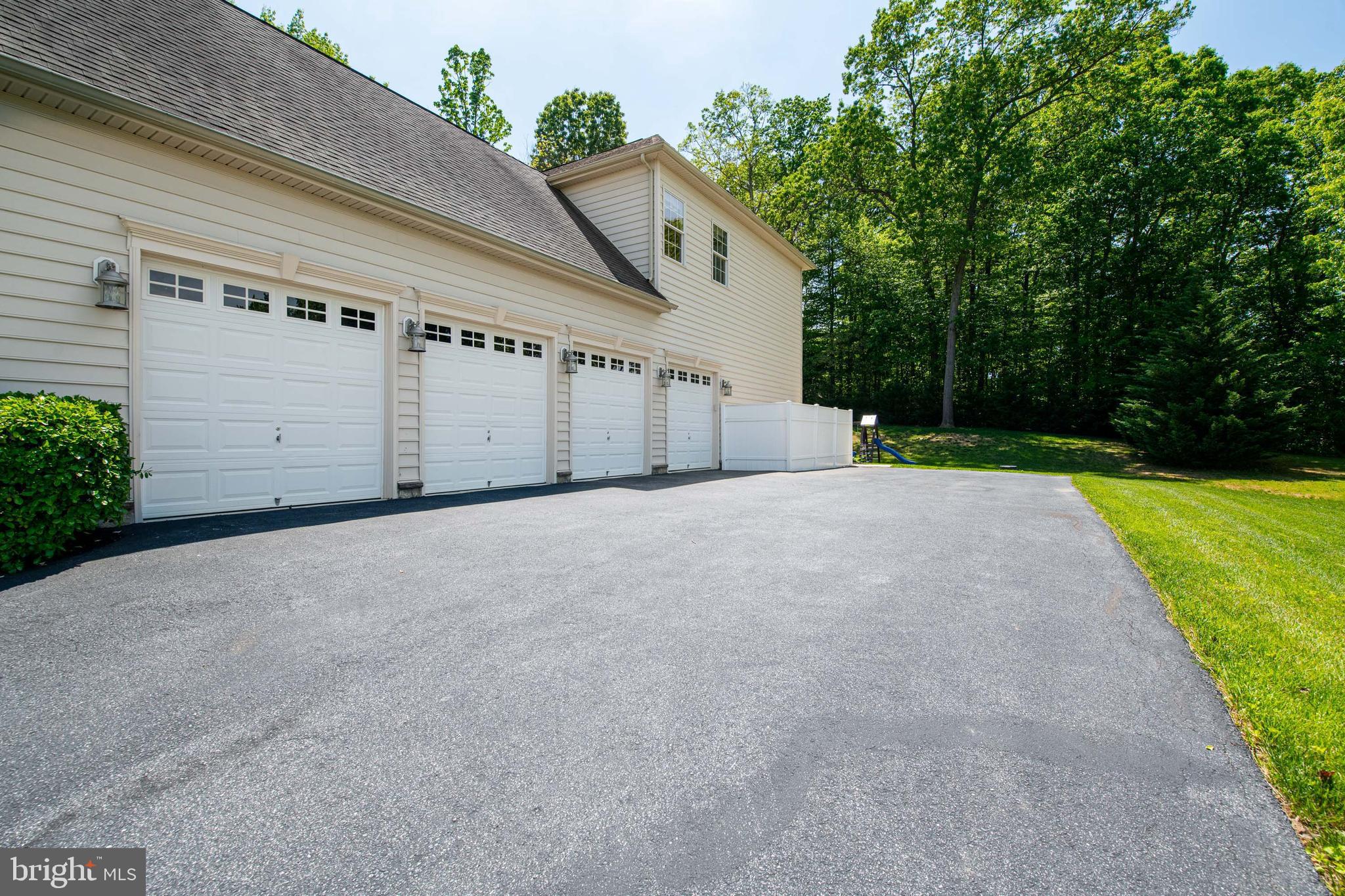 HOLDEN HILLS - Residential