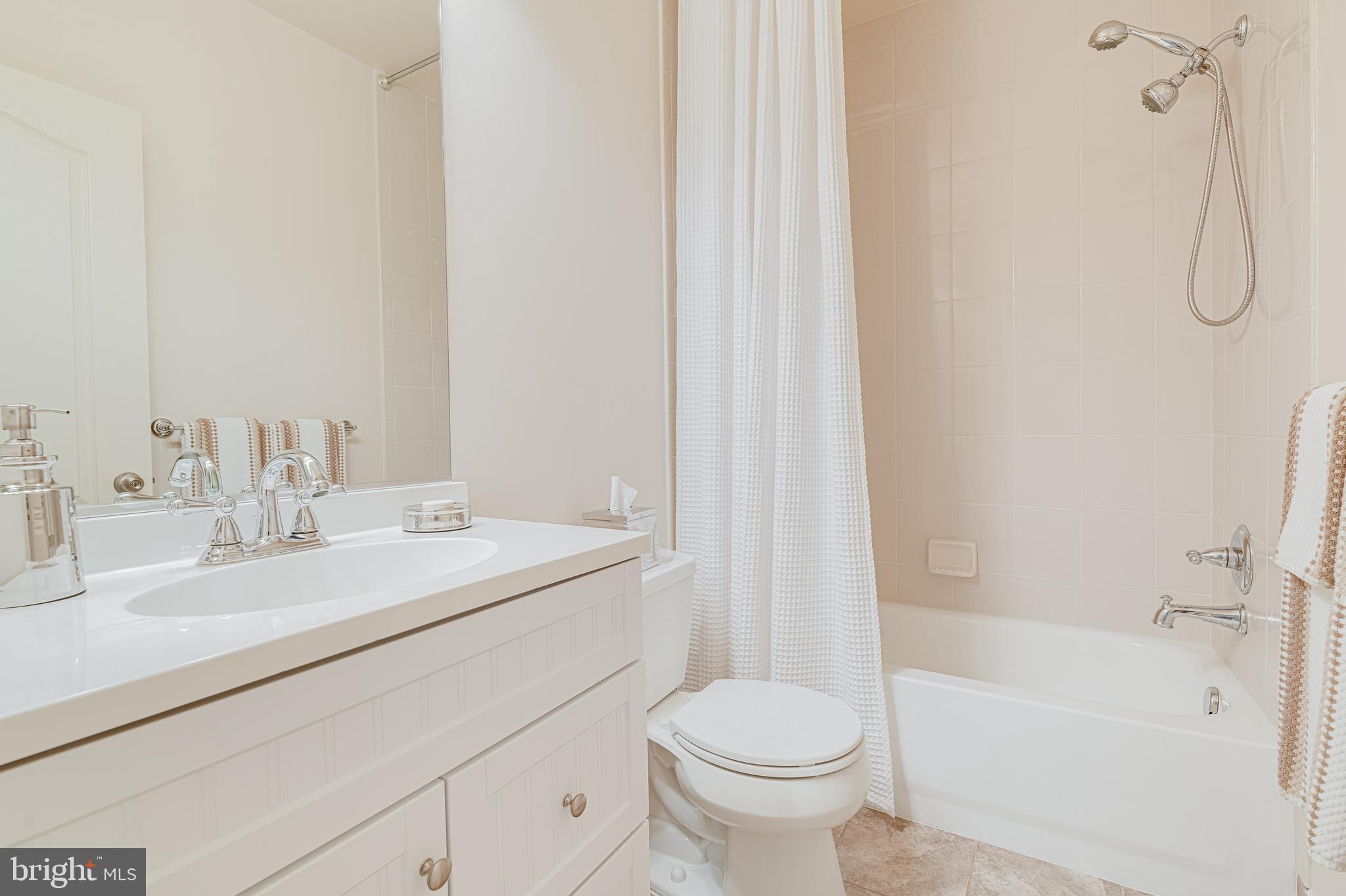 HOLDEN HILLS - Residential