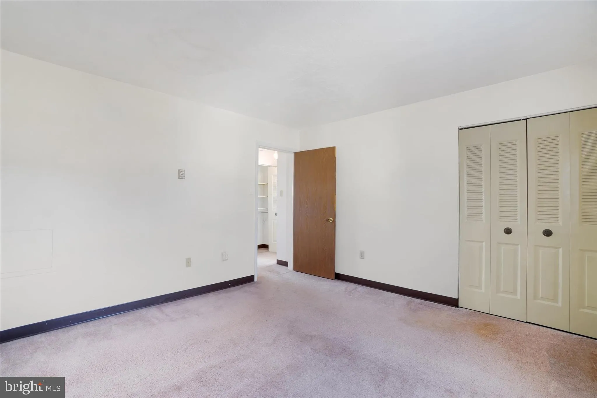 York, Pennsylvania 17408, United States, 2 Bedrooms Bedrooms, ,2 BathroomsBathrooms,Residential,Pending,78137