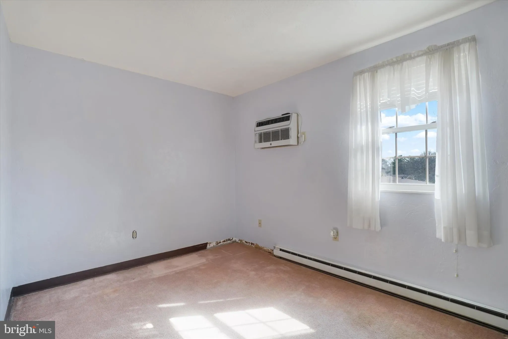 York, Pennsylvania 17408, United States, 2 Bedrooms Bedrooms, ,2 BathroomsBathrooms,Residential,Pending,78137